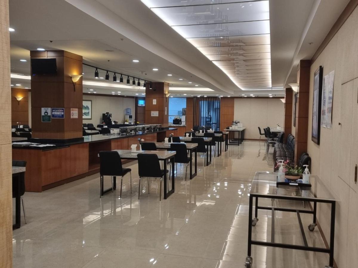 Hotel Ramada By Wyndham Suanbo Chungju Exterior foto