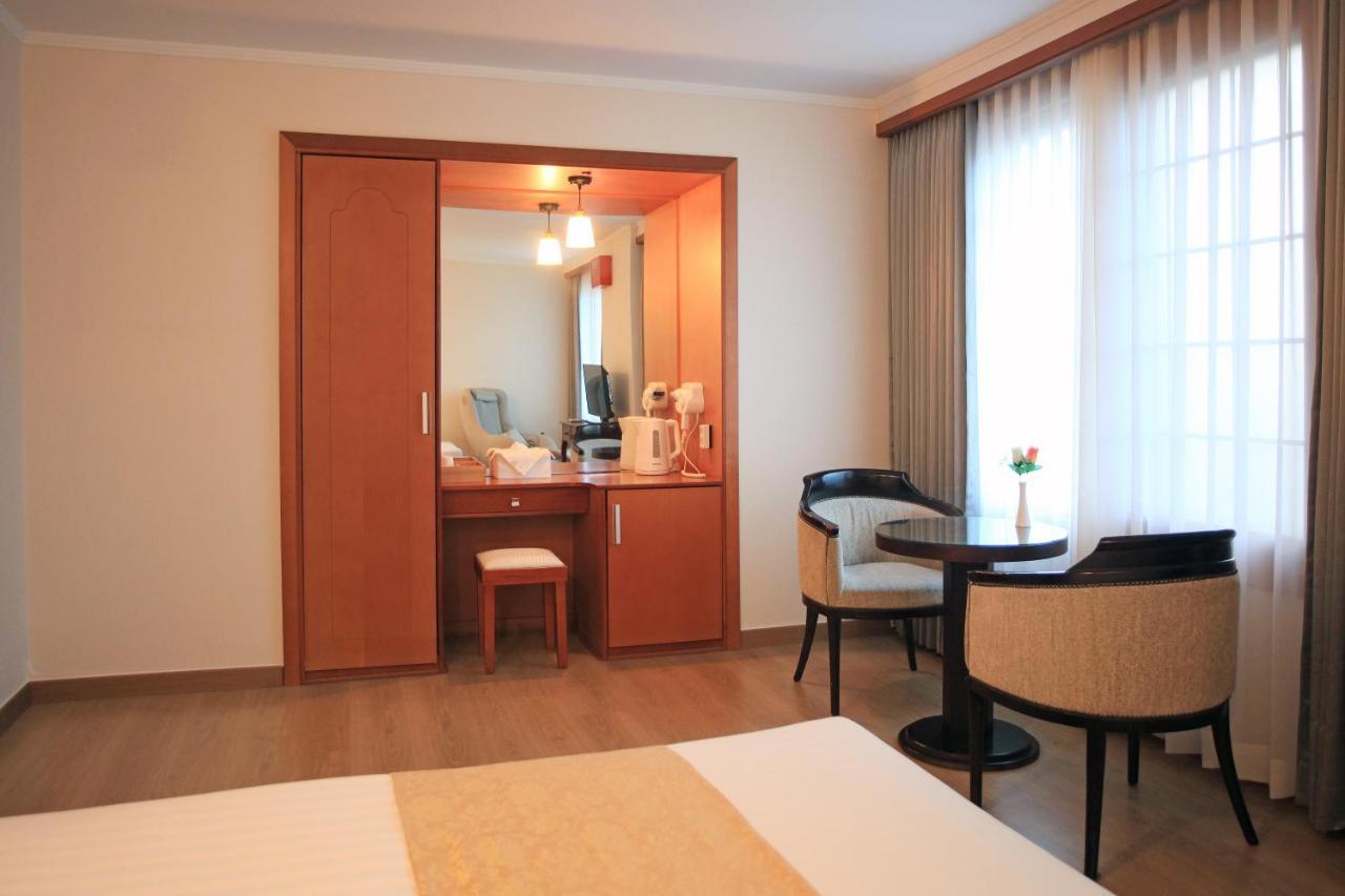 Hotel Ramada By Wyndham Suanbo Chungju Exterior foto