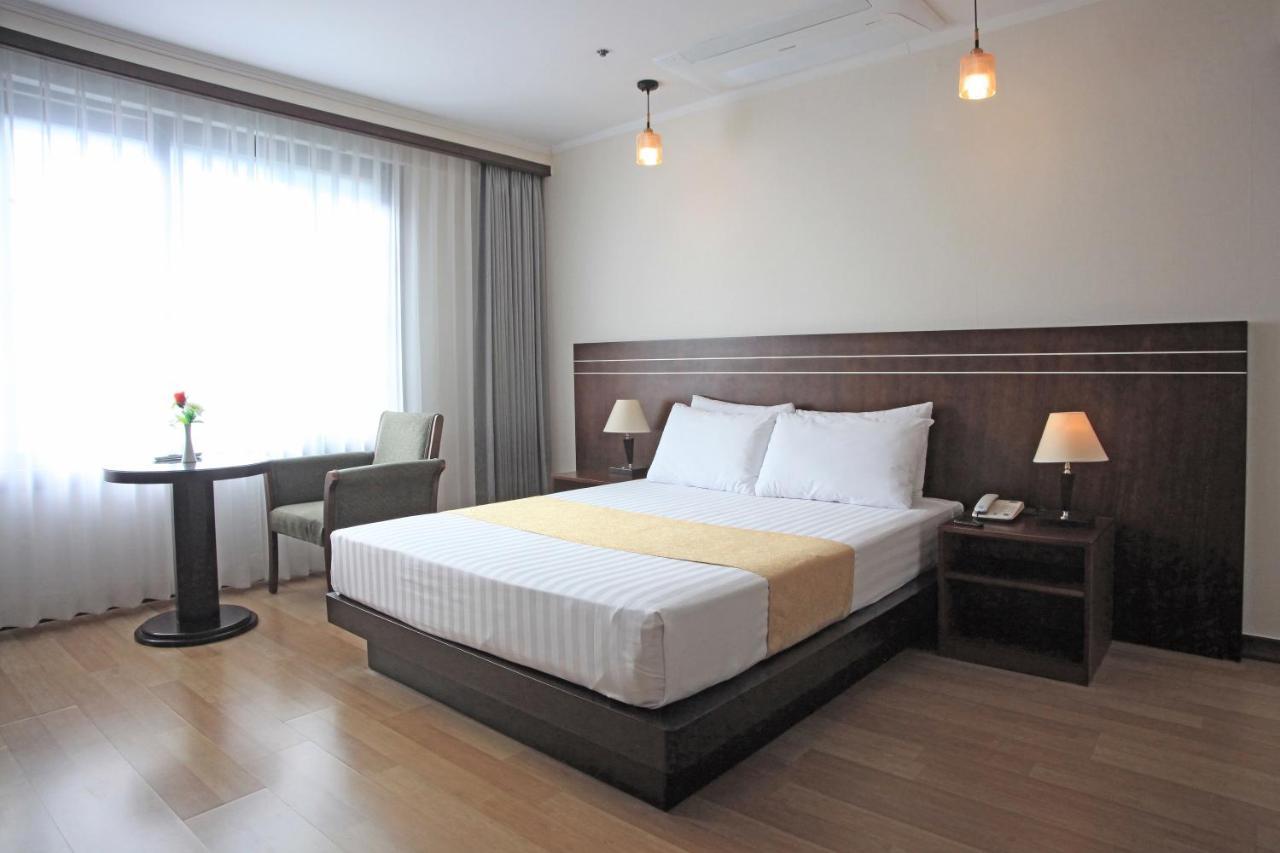 Hotel Ramada By Wyndham Suanbo Chungju Exterior foto