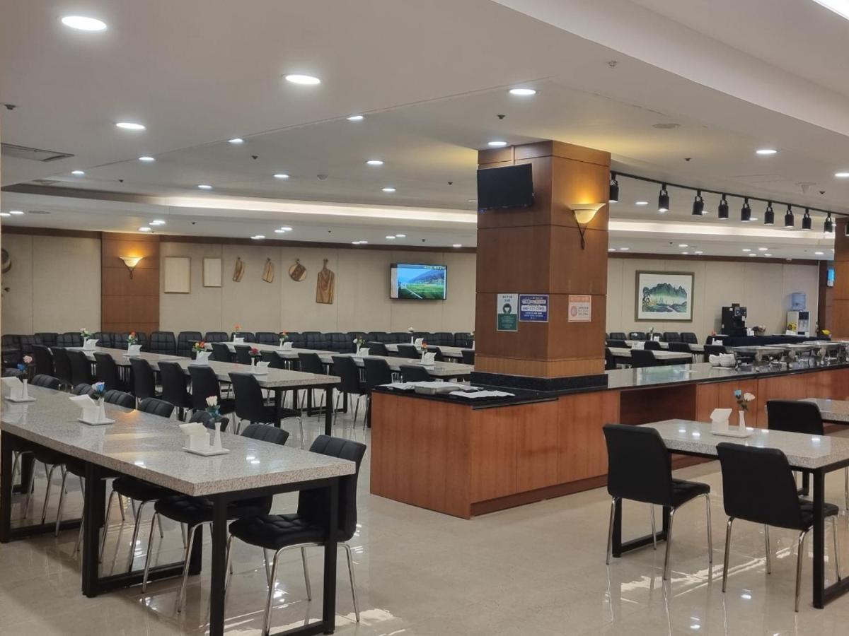Hotel Ramada By Wyndham Suanbo Chungju Exterior foto