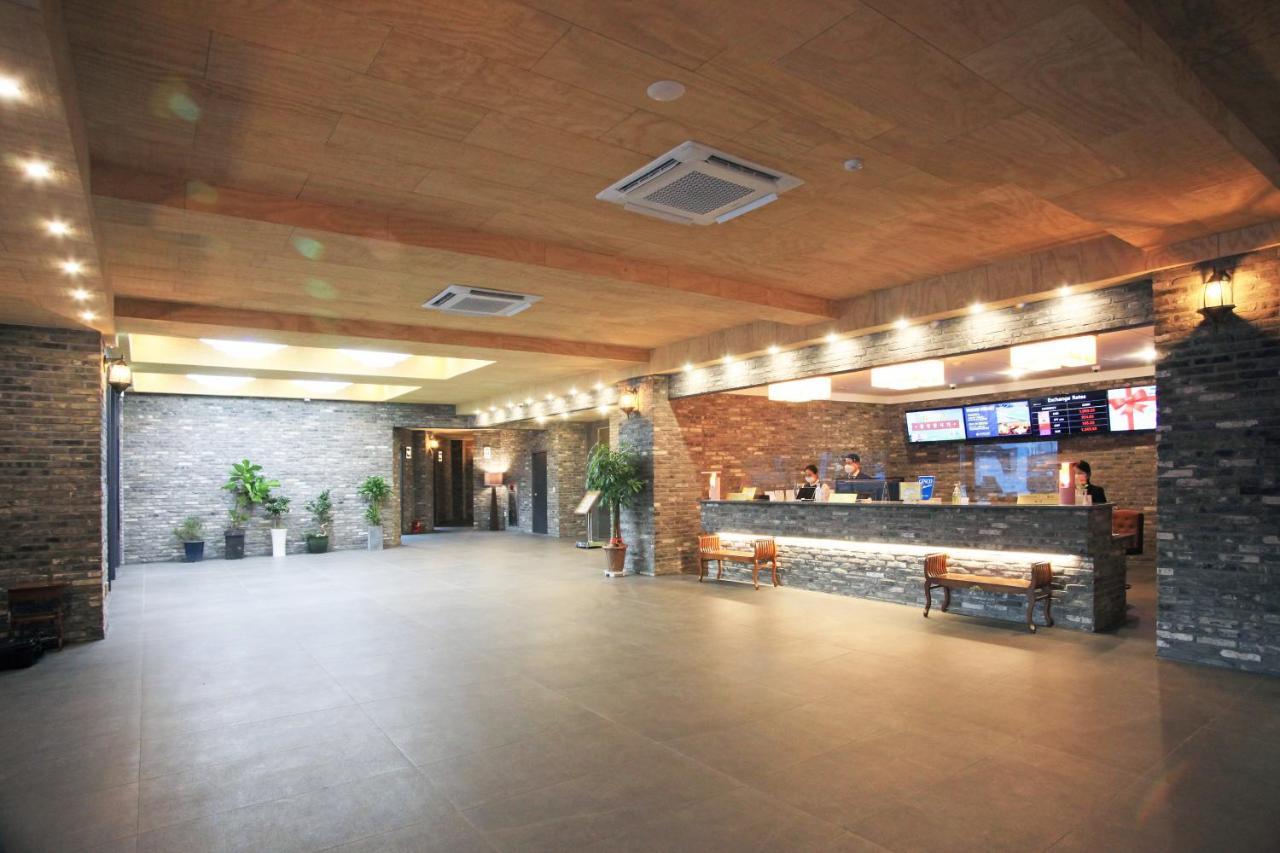 Hotel Ramada By Wyndham Suanbo Chungju Exterior foto